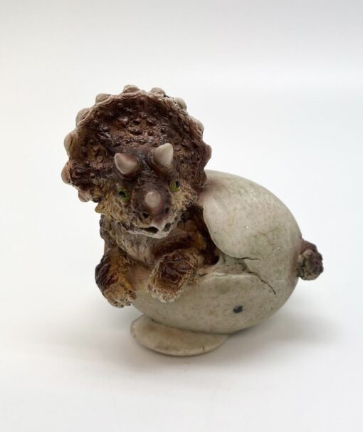 Triceratops i egg m