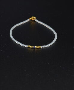 Petit armbånd lys grønn "gull" og lapis  2mm