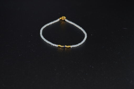 Petit armbånd lys grønn "gull" og lapis  2mm