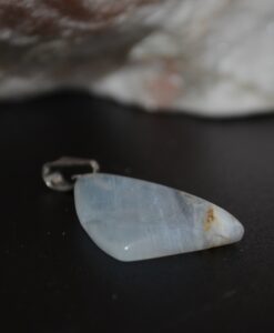 Anheng i grønn opal