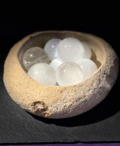 Bolle i elvestein