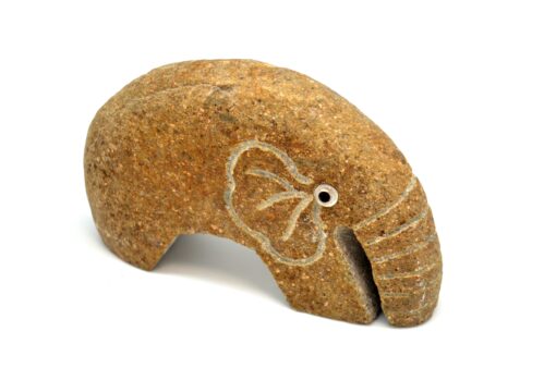 Elefant i elvestein
