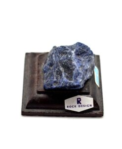 Sodalitt på fot 2cm